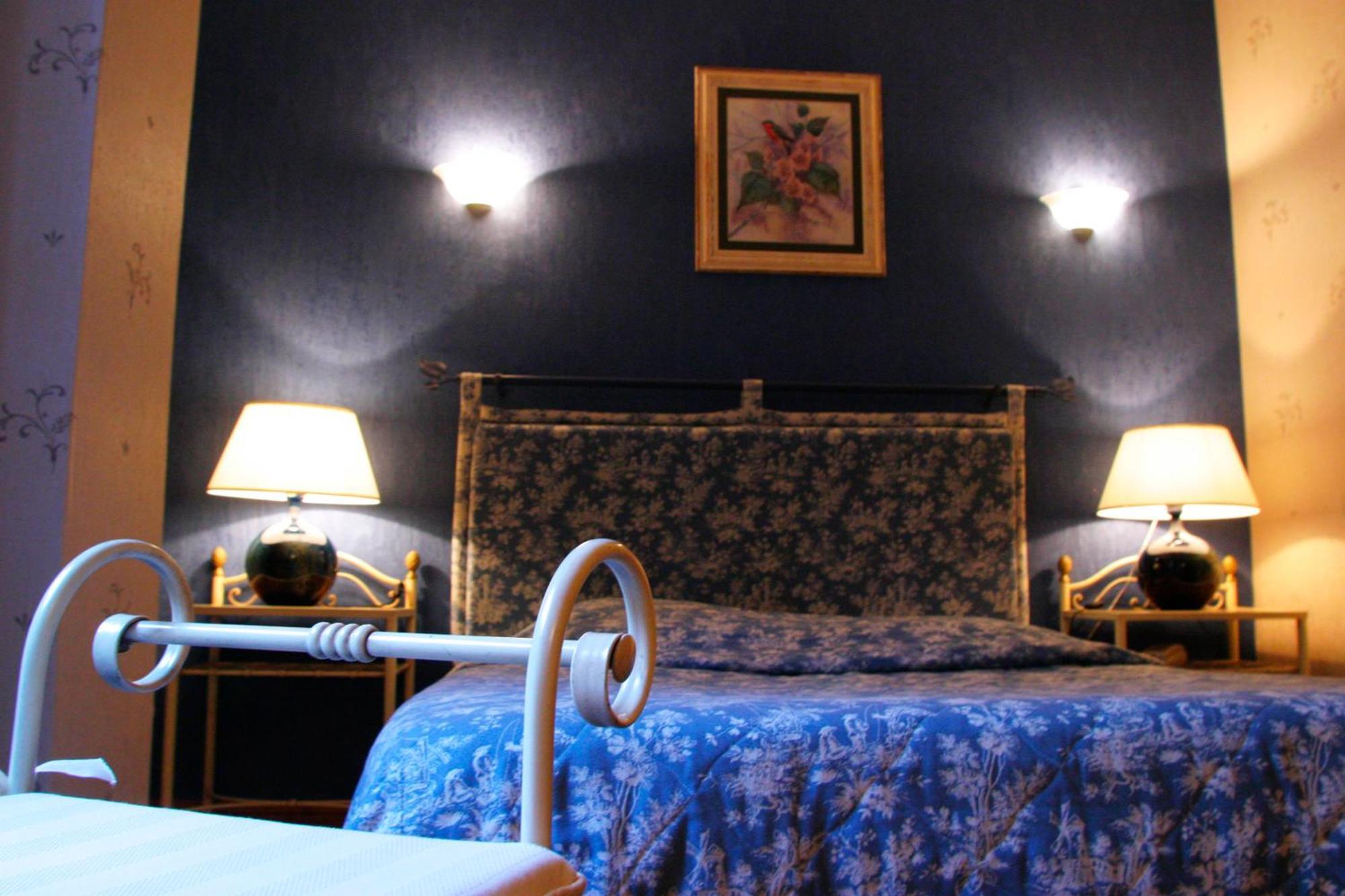 Logis Hostellerie Du Grand Duc Hotel Restaurant Gincla الغرفة الصورة