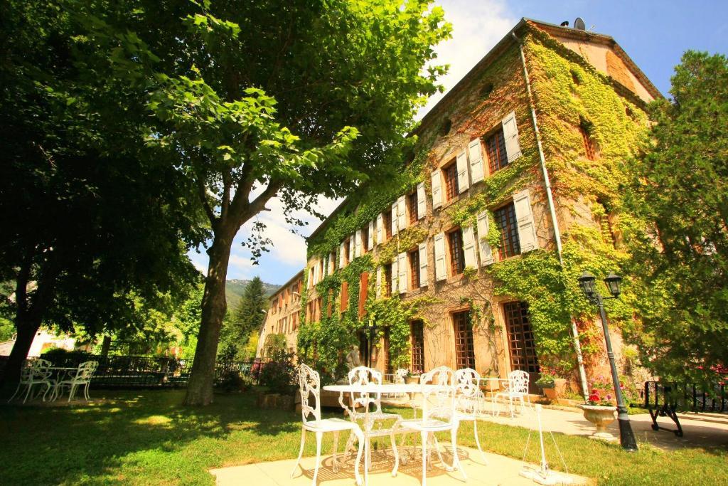 Logis Hostellerie Du Grand Duc Hotel Restaurant Gincla المظهر الخارجي الصورة